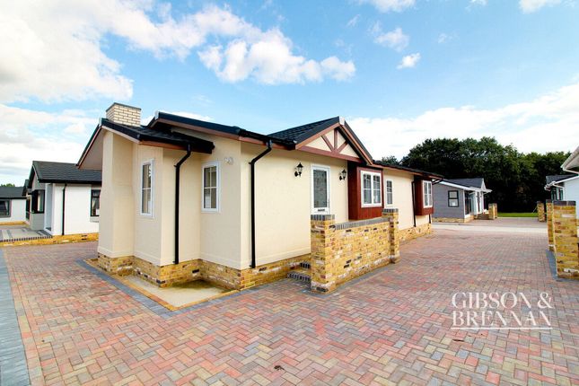 Mobile/park home for sale in Crowsheath Estate, Billericay