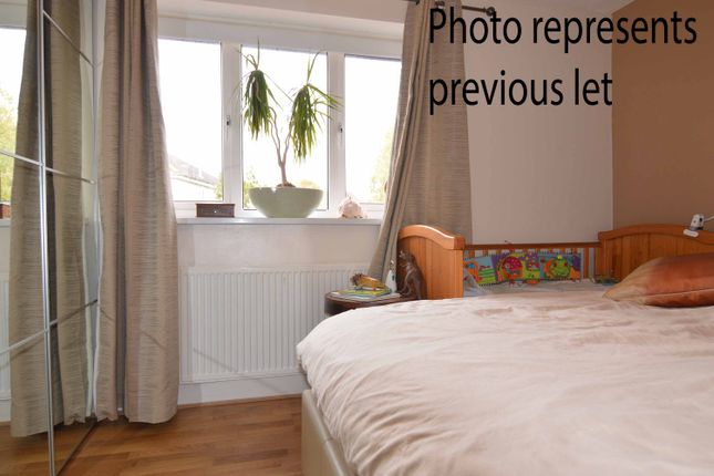4, Owl Close, Wokingham photo 5