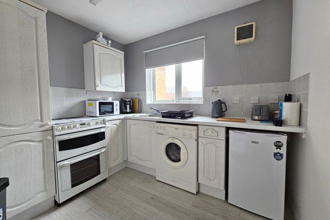 Thumbnail Flat to rent in Catrin House, Swansea