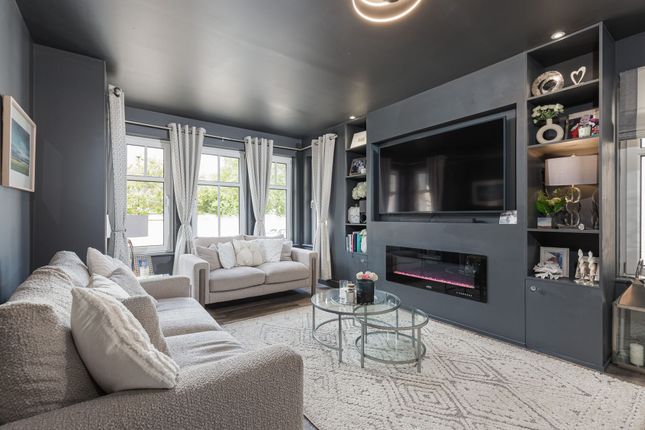 18, Brighouse Park Drive, Edinburgh, EH4 photo 3
