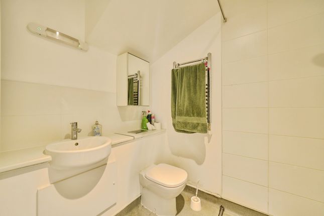 Berlin Terrace, Janson Road, Stratford, London photo 4