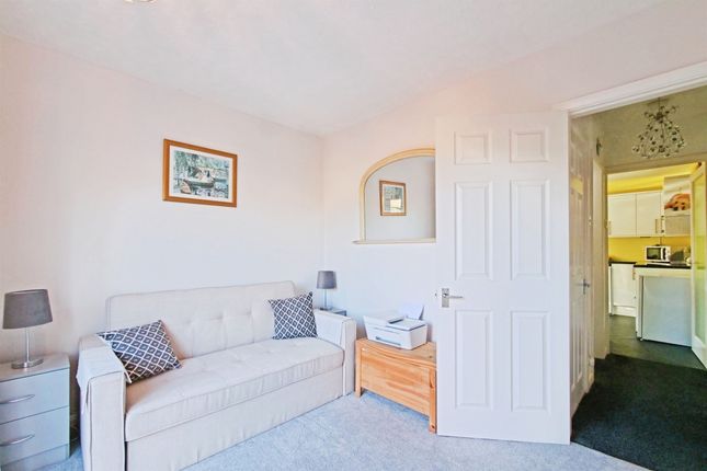 Durlston Drive, York photo 4