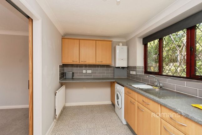 Flat 4 Friars Court, Lych Gate Close, Sandhurst photo 3