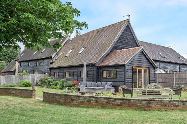 Park Farm Barns Hockliffe Road Tebworth Lu7 3 Bedroom Barn