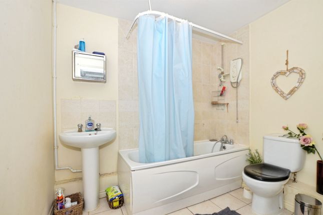 Flat 26, Chalkdell House, 42, Loweswater Close, Watford photo 3
