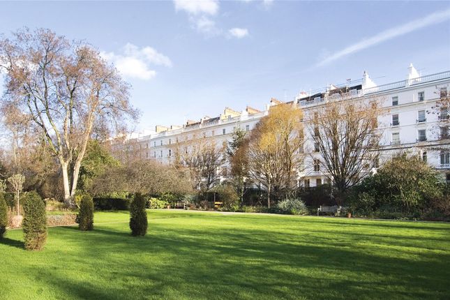 Flat for sale in Cadogan Place, Belgravia, London