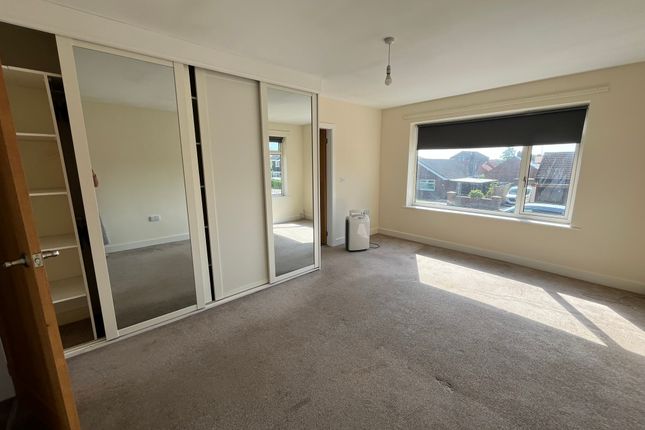 13, Charles Avenue, Louth photo 5