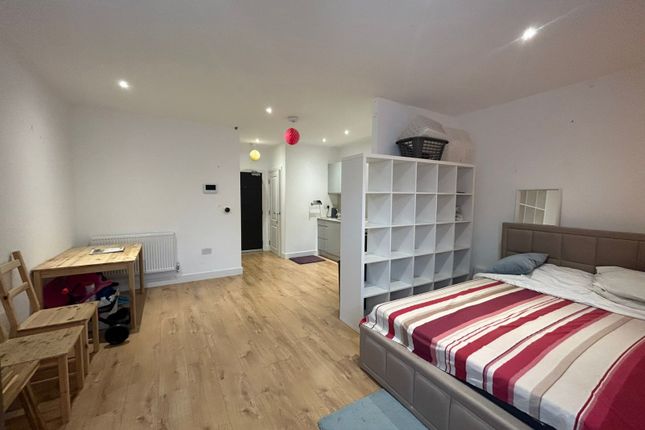 Flat 3, Duval House, West Drayton photo 5