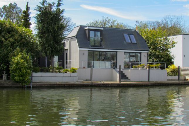 Thumbnail Detached house for sale in Riverside, Staines Upon Thames