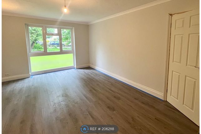 Thumbnail Flat to rent in Harrow Lodge, Sutton