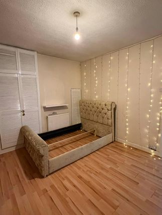 14, Ivy Crescent, Leeds photo 4