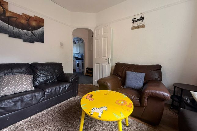 221, Wickham Lane, London photo 4
