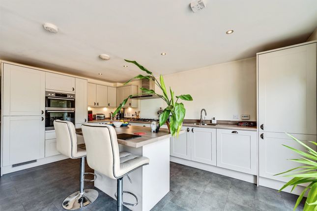 2, Buchan Place, ABINGDON photo 4