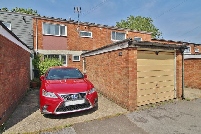 Thumbnail Terraced house for sale in Tidcombe Green, Havant