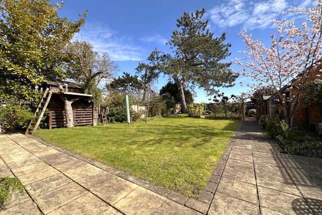 13, Gainsborough Road, Newark photo 3