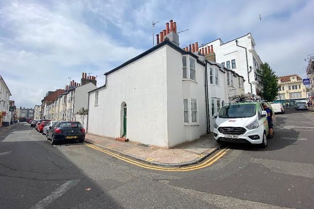 Thumbnail Semi-detached house to rent in Castle Street, Brighton, East Sussex
