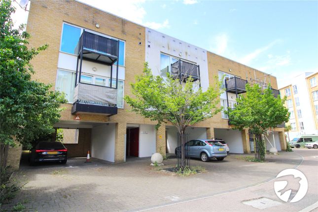 Thumbnail Flat to rent in Admirals Way, Gravesend, Kent