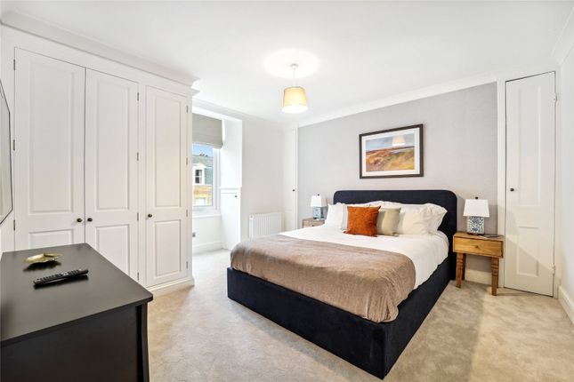 Flat to rent in Harley Street, London