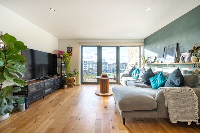 Thumbnail Flat for sale in Henry Road, London