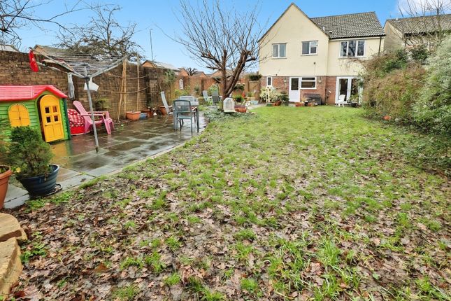 26, Ash Close, Gloucestershire photo 2