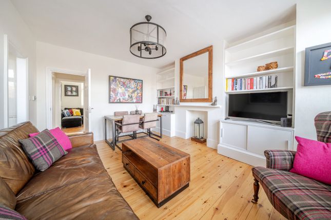 Flat B, 13, Fairlawn Avenue, London photo 4