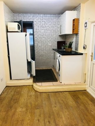 Studio to rent in North Hyde Lane, Hounslow