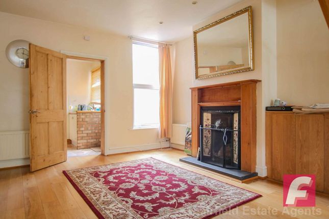 24 Cross Road, Watford photo 5