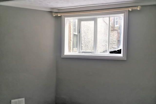 Flat 3, 2, High Street, Knighton photo 4