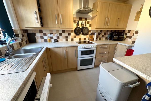 49, Barton Road, Nuneaton photo 4