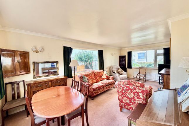 20, Mewstone Avenue, Plymouth photo 4