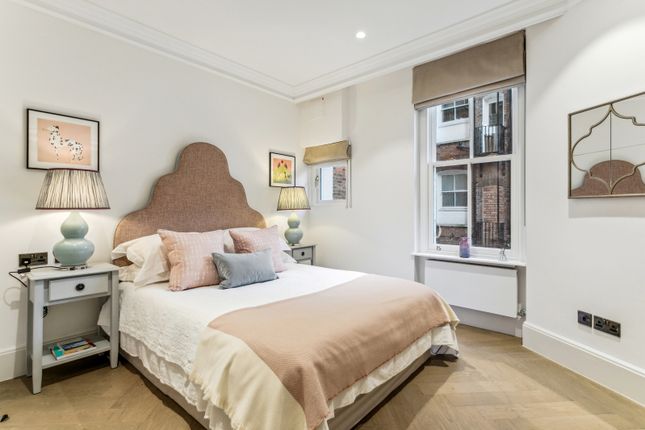 Flat for sale in Iverna Court, Kensington