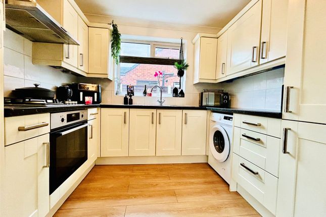 11, Severn Drive, Preston photo 3