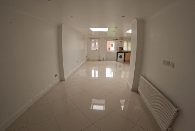 35, Whittington Ave, Hayes photo 4