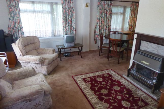 9 Orchard Drive, Grange Farm Estate, Upper Halliford Road, Shepperton photo 5