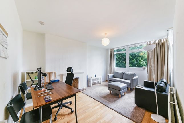 Thumbnail Flat to rent in Dickens Estate, London