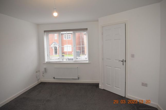 49, Romulus Way, Nuneaton photo 5