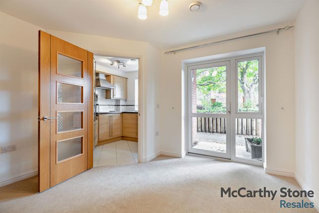 4 Dukes Court, Bulford, Wellington photo 3