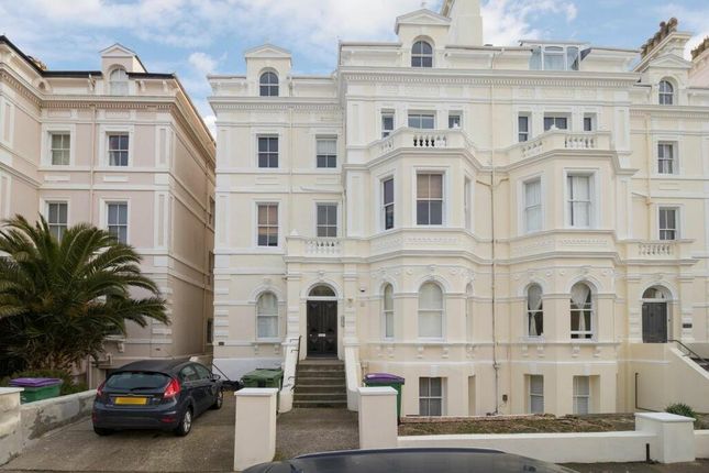 2-bed flat on Augusta Gardens, Kent, £1,100/mo