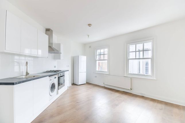 Thumbnail Flat to rent in Mitcham Road, Tooting, London