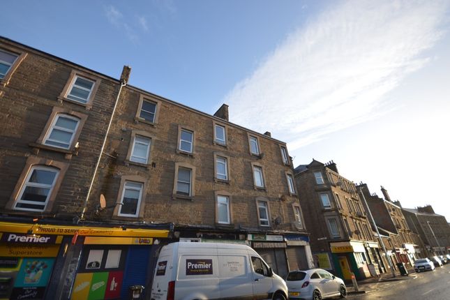 Flat to rent in Strathmartine Road, Hilltown, Dundee
