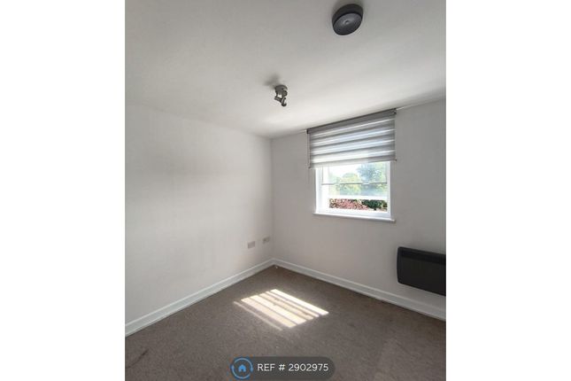Priory Heights, Church Street, Dunstable photo 5