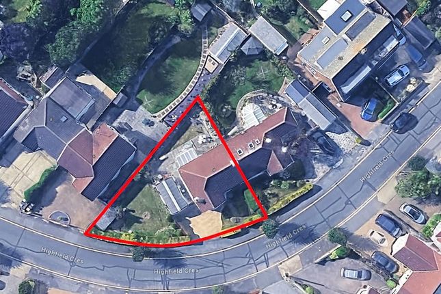 4, Highfield Crescent, Rayleigh photo 2