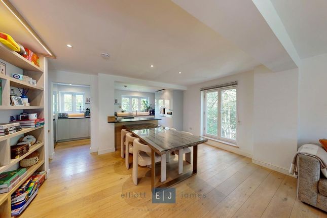The Chestnuts, 165, Epping New Road, Buckhurst Hill photo 4