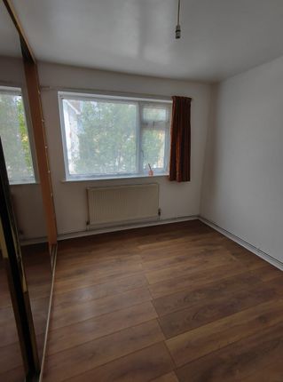 Flat for sale in Arnold Court, Chelmsford Road, London