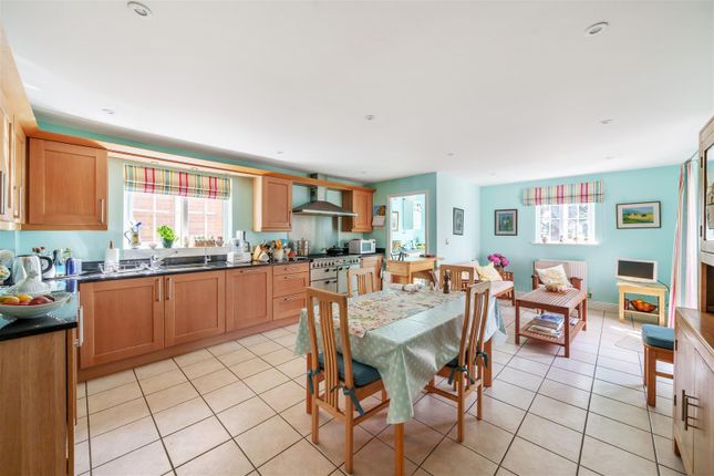 5, Kenelm Close, Sherborne photo 4