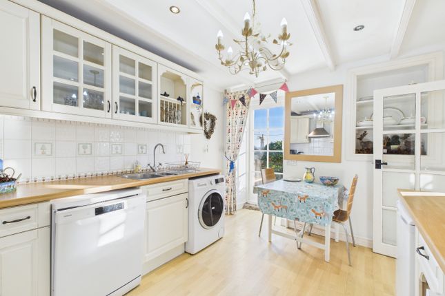 4 Raginnis Hill, Mousehole, Penzance photo 4