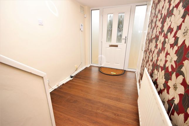 Detached house to rent in Carlyle Avenue, Kidderminster