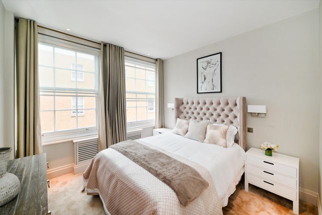 Flat for sale in Bryanston Court, George Street, Marylebone, London