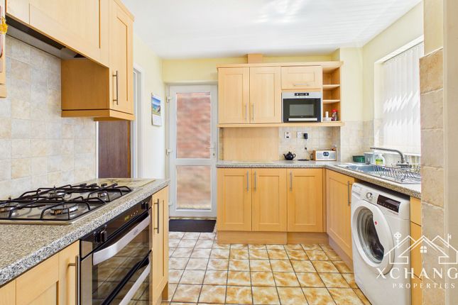 22 Langdale Drive, Nuneaton photo 2