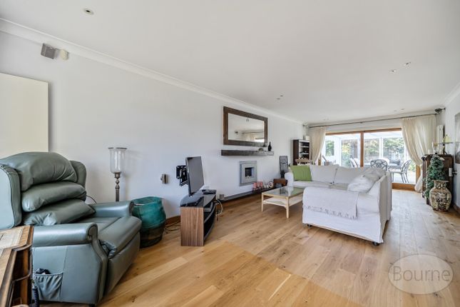 24, Springhill, Godalming photo 2